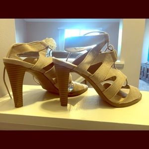 Simply Vera heels